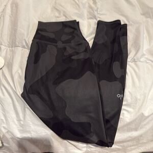 Alo High-Waist Camo Vapor Legging size Med 31” inseam